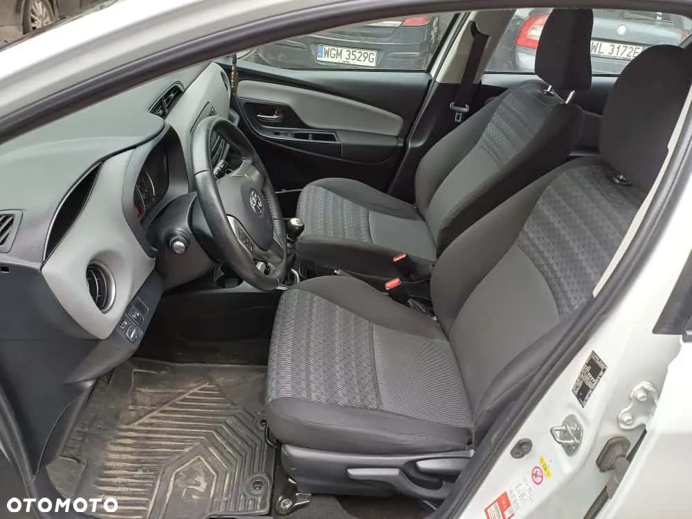 Toyota Yaris - 12