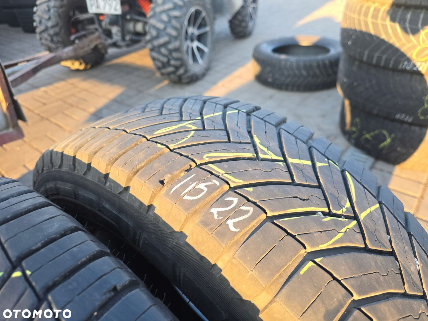 MICHELIN AGILIS CROSSCLIMATE 215/65R16C 109/107T 4X 22R - 5