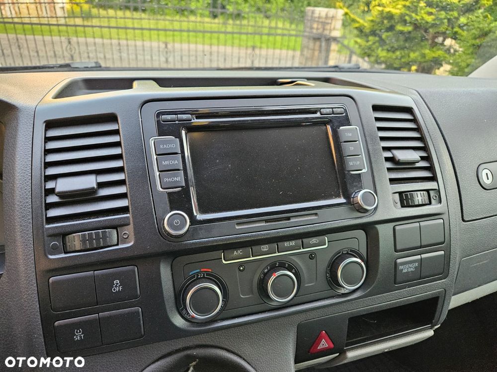 Volkswagen Transporter Caravelle Lang BMT Comfortline - 12