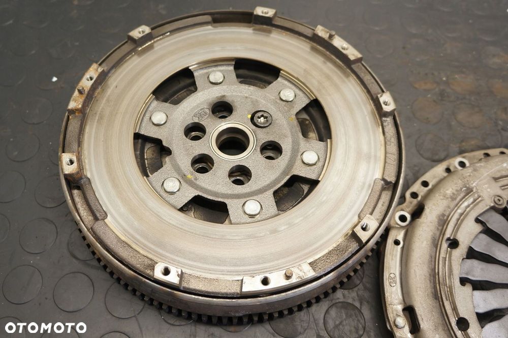 SPRZĘGŁO KOŁO DWUMASOWE FIAT 500 ALFA ROMEO MITO 1.4 T-JET 55217624 - 2