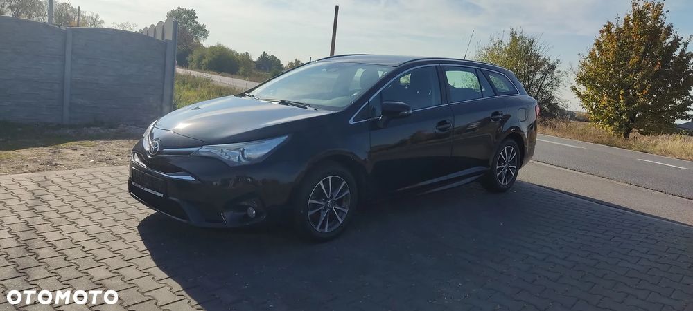 Toyota Avensis Touring Sports 1.8 Executive - 2