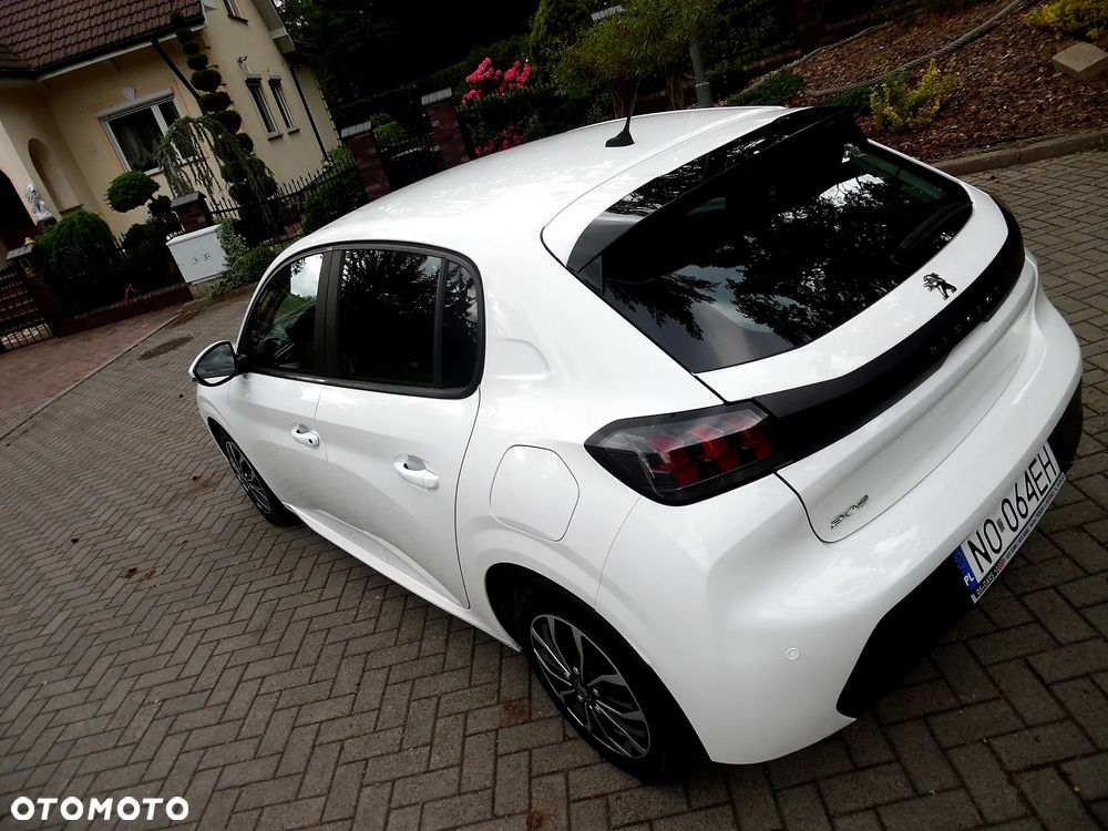 Peugeot 208 - 18