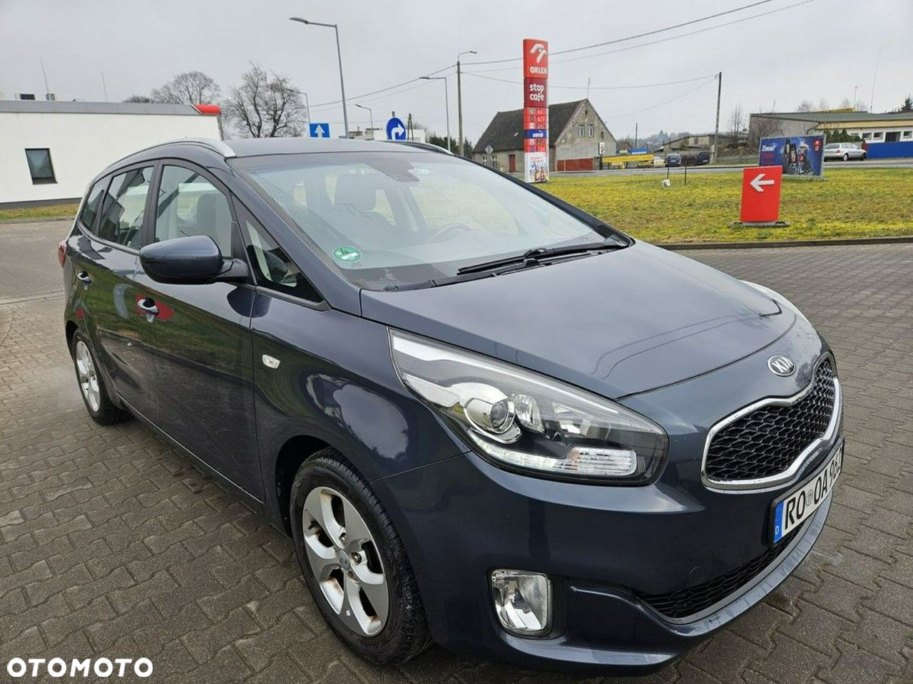 Kia Carens - 7