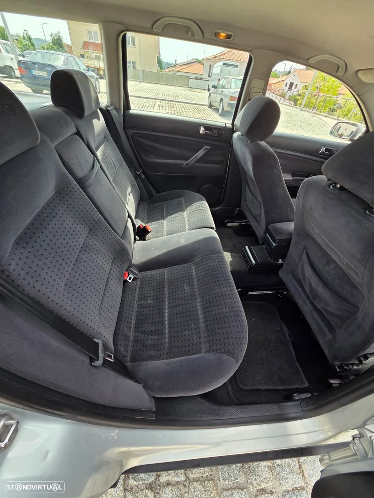 VW Passat Variant 1.9 TDi Confortline - 10