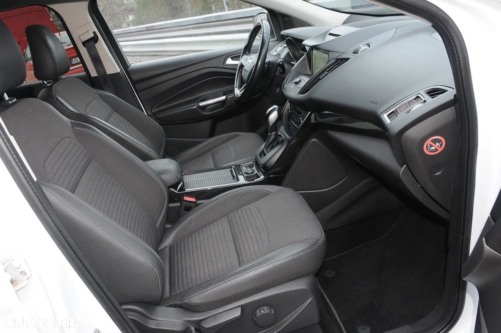 Ford Kuga 2.0 TDCi 4WD Powershift ST-Line - 17