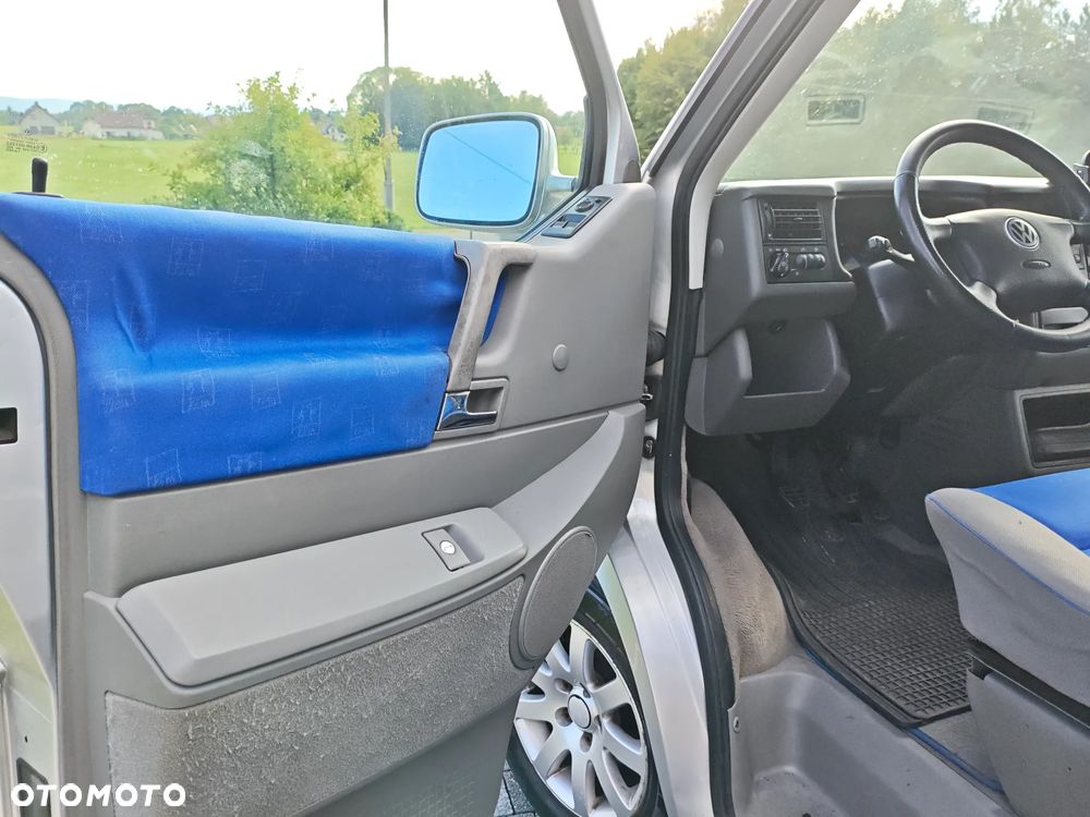 Volkswagen Multivan - 25