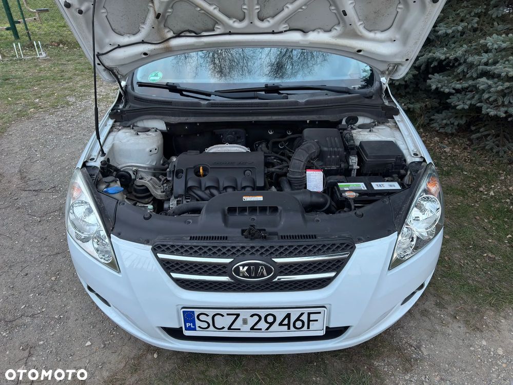Kia Ceed - 10