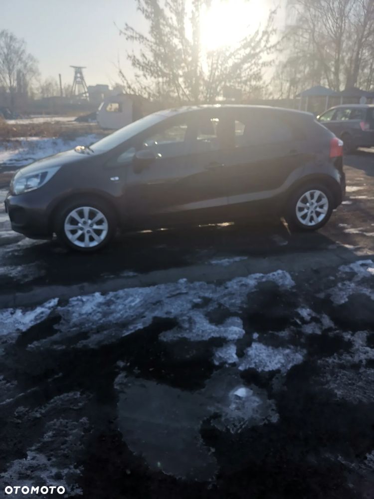 Kia Rio - 15