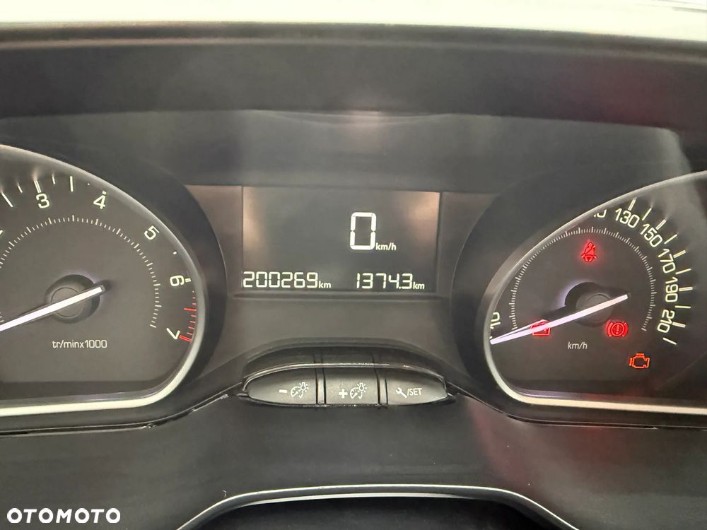 Peugeot 2008 1.2 Pure Tech GPF Active S&S - 5