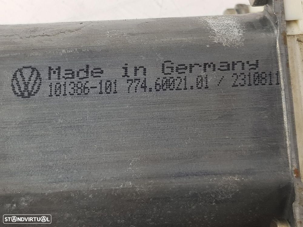 MOTOR ELEVADOR DE VIDRO FRONTAL DIREITO VOLKSWAGEN BORA 1999 -1J1959802D - 1