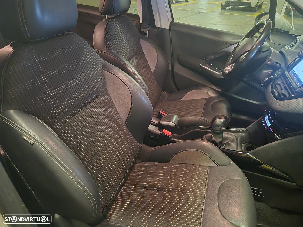 Peugeot 2008 1.6 BlueHDi Allure - 32