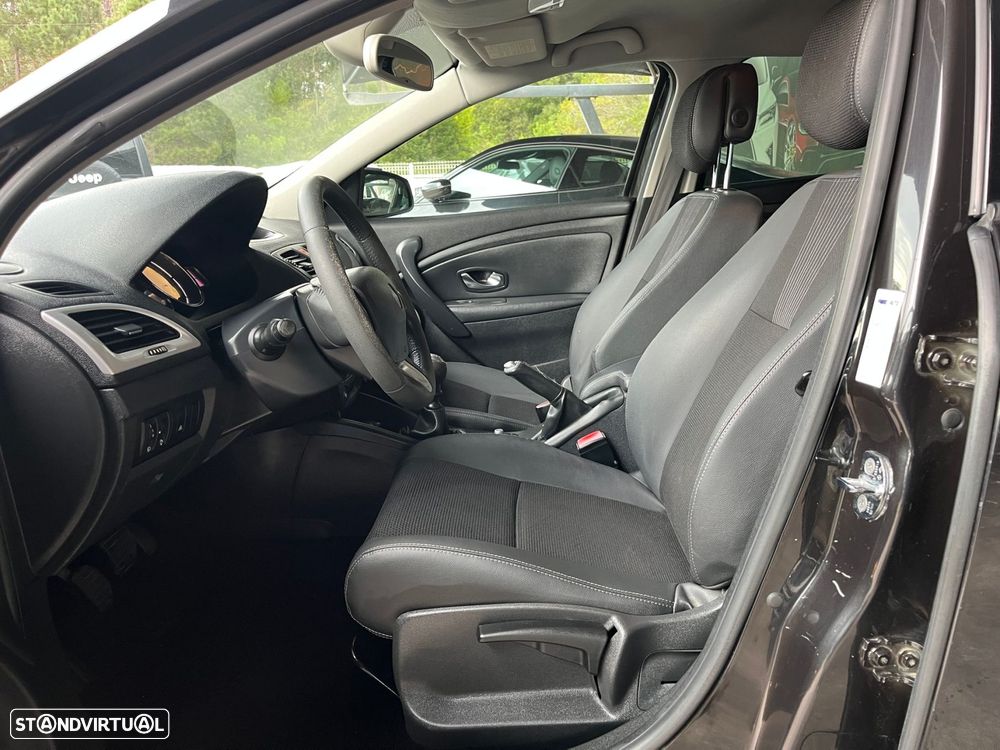 Renault Mégane Sport Tourer 1.5 dCi Comfort SS - 14