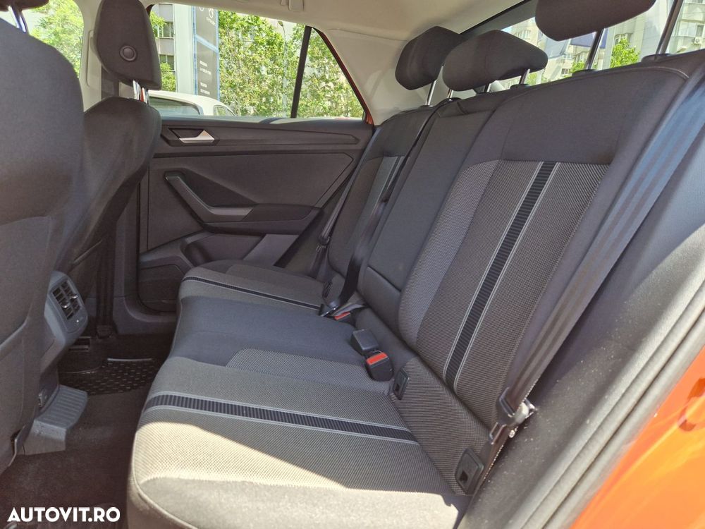 Volkswagen T-Roc - 12