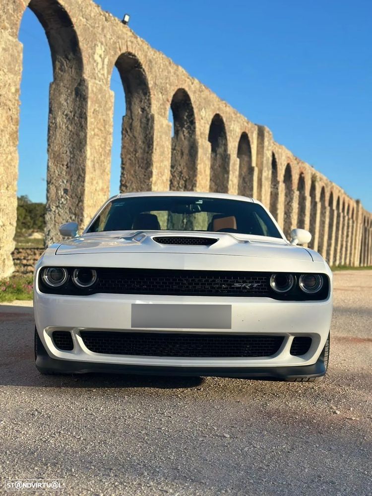 Dodge Challenger Auto SRT Hellcat - 4