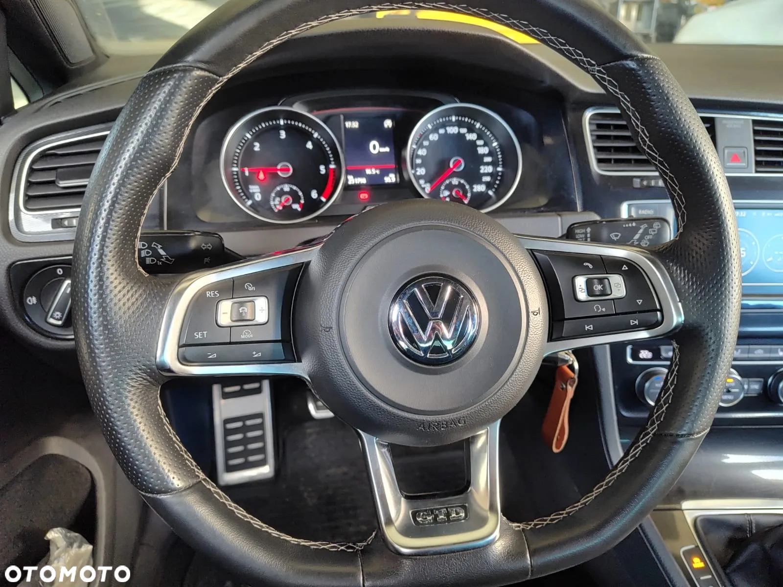 Volkswagen Golf VII 2.0 TDI BMT GTD - 12