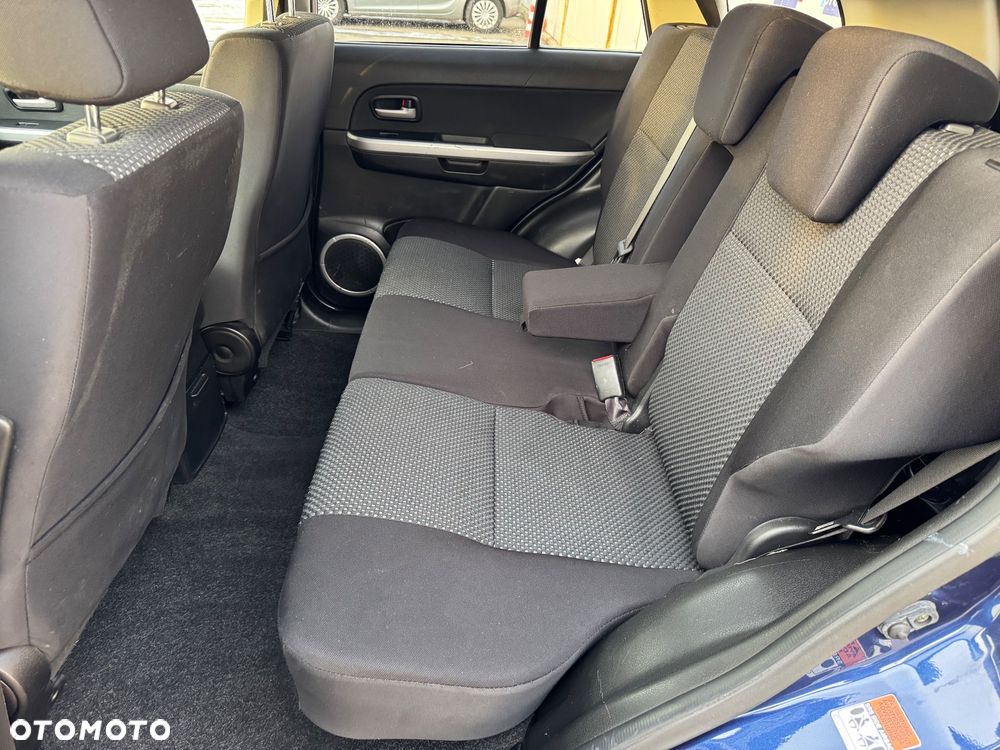 Suzuki Grand Vitara 2.0 Comfort + Family - 16