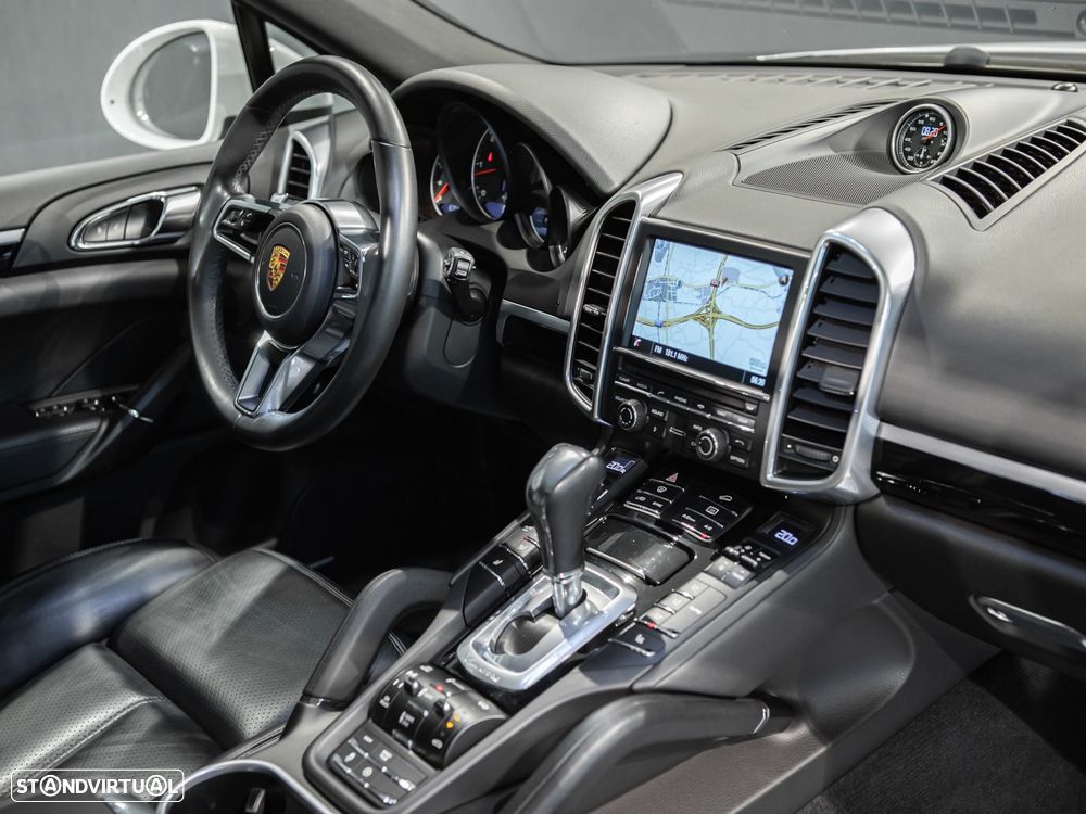 Porsche Cayenne Tiptronic S - 12