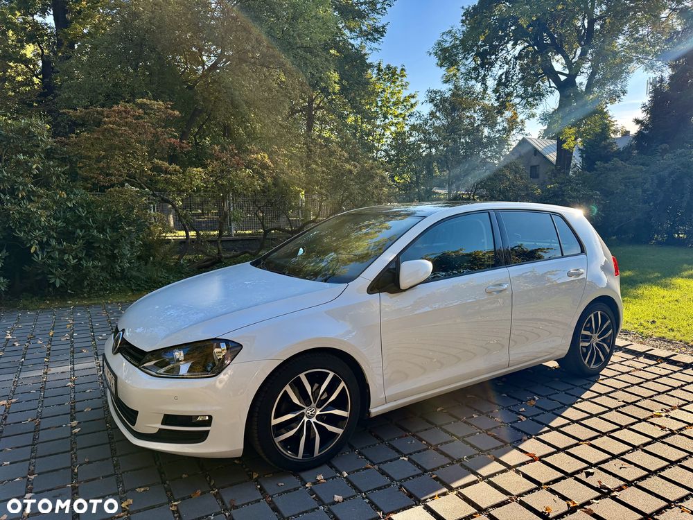 Volkswagen Golf - 1