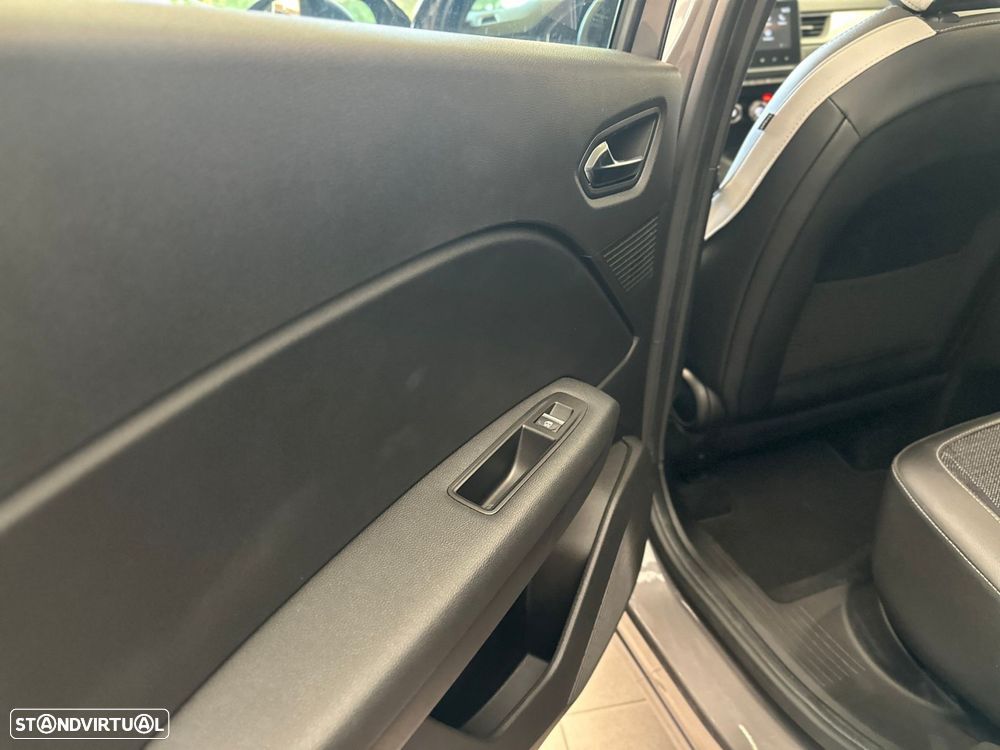 Renault Captur 2022 photo 2