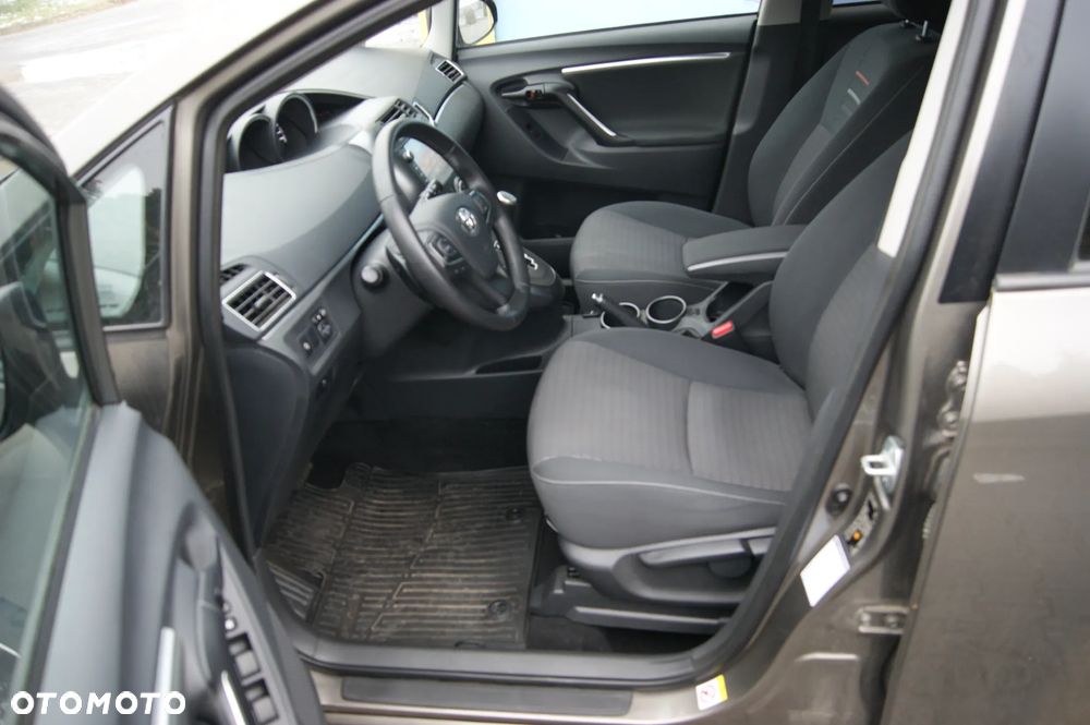 Toyota Verso 1.8 Multidrive Edition - 15