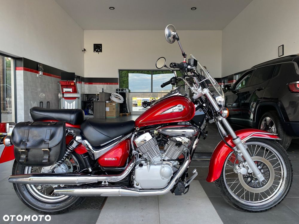 Suzuki Intruder