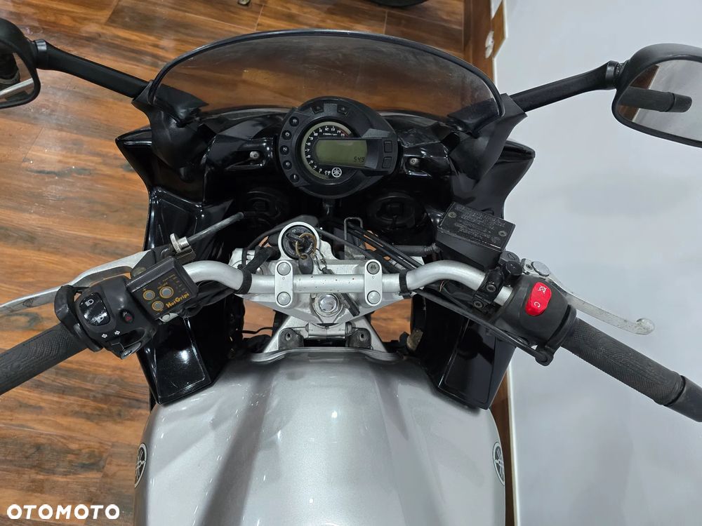 Yamaha FZ - 29