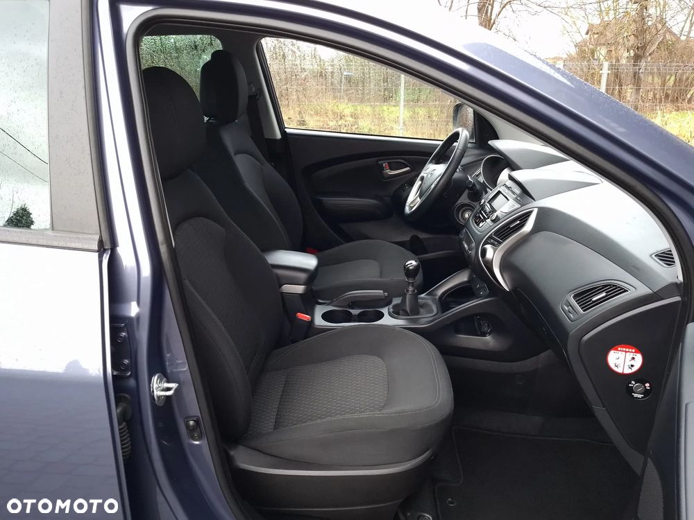 Hyundai ix35 1.7 CRDi 2WD blue Finale Gold - 10