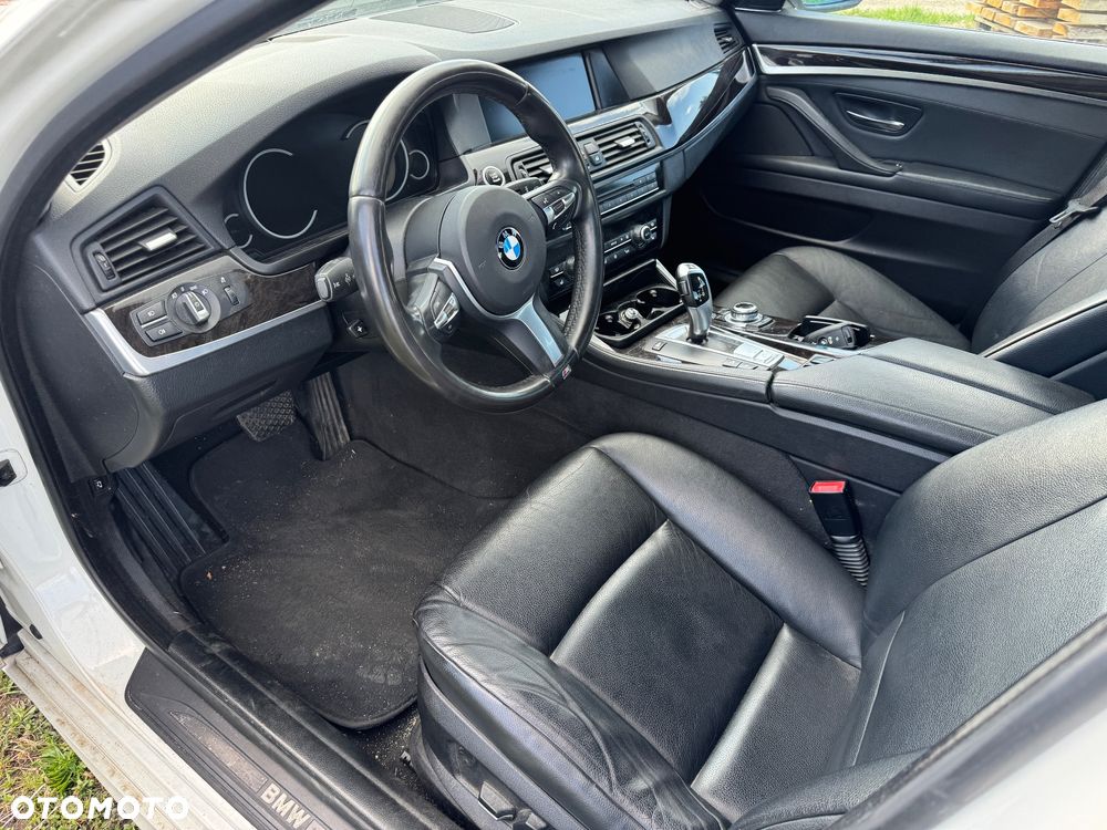 BMW Seria 5 535i xDrive - 14