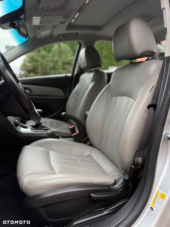 Chevrolet Cruze 1.8 LTZ+ - 27