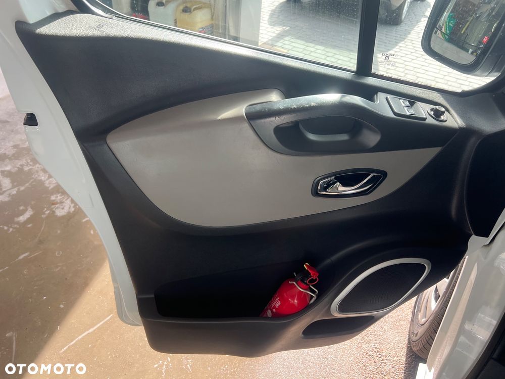 Renault Trafic - 16
