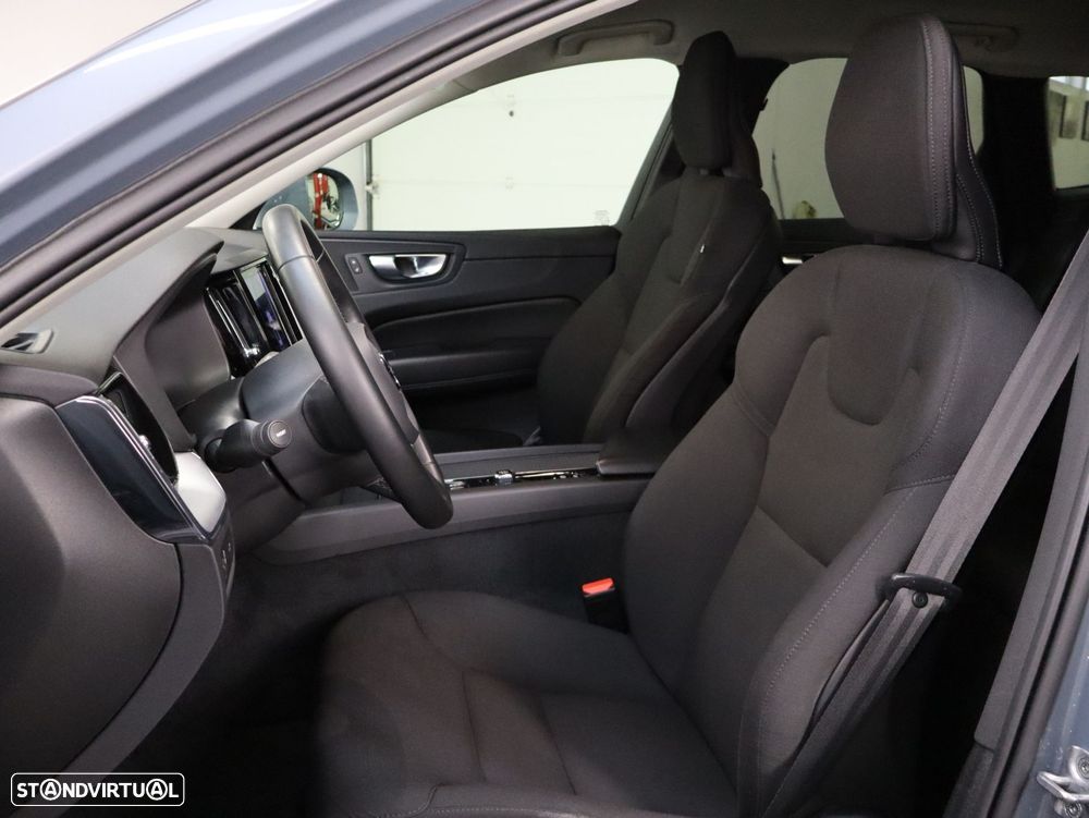 Volvo XC 60 2.0 B4 Momentum Plus - 7