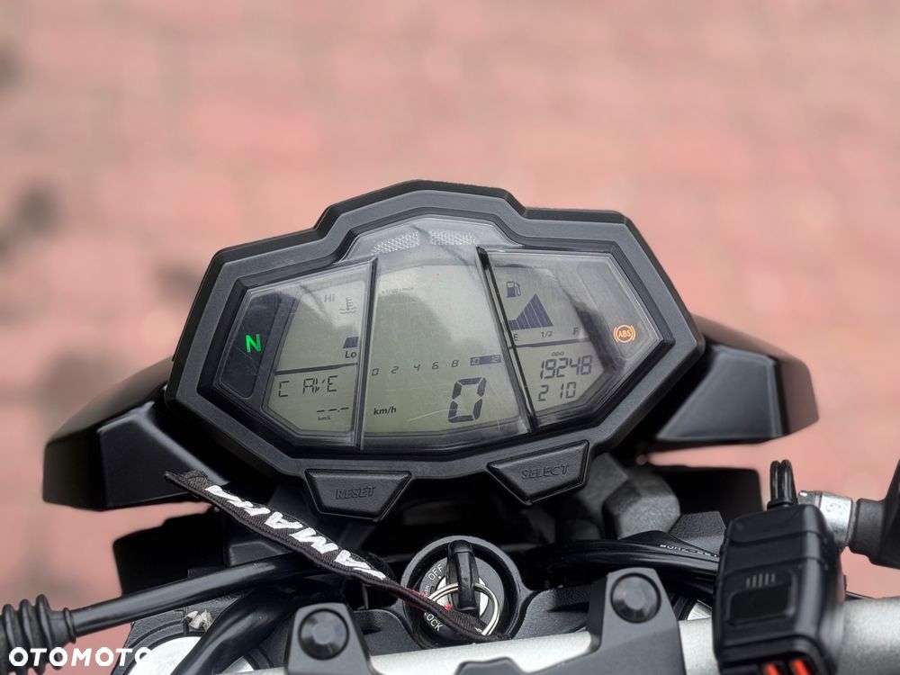 Yamaha MT - 28