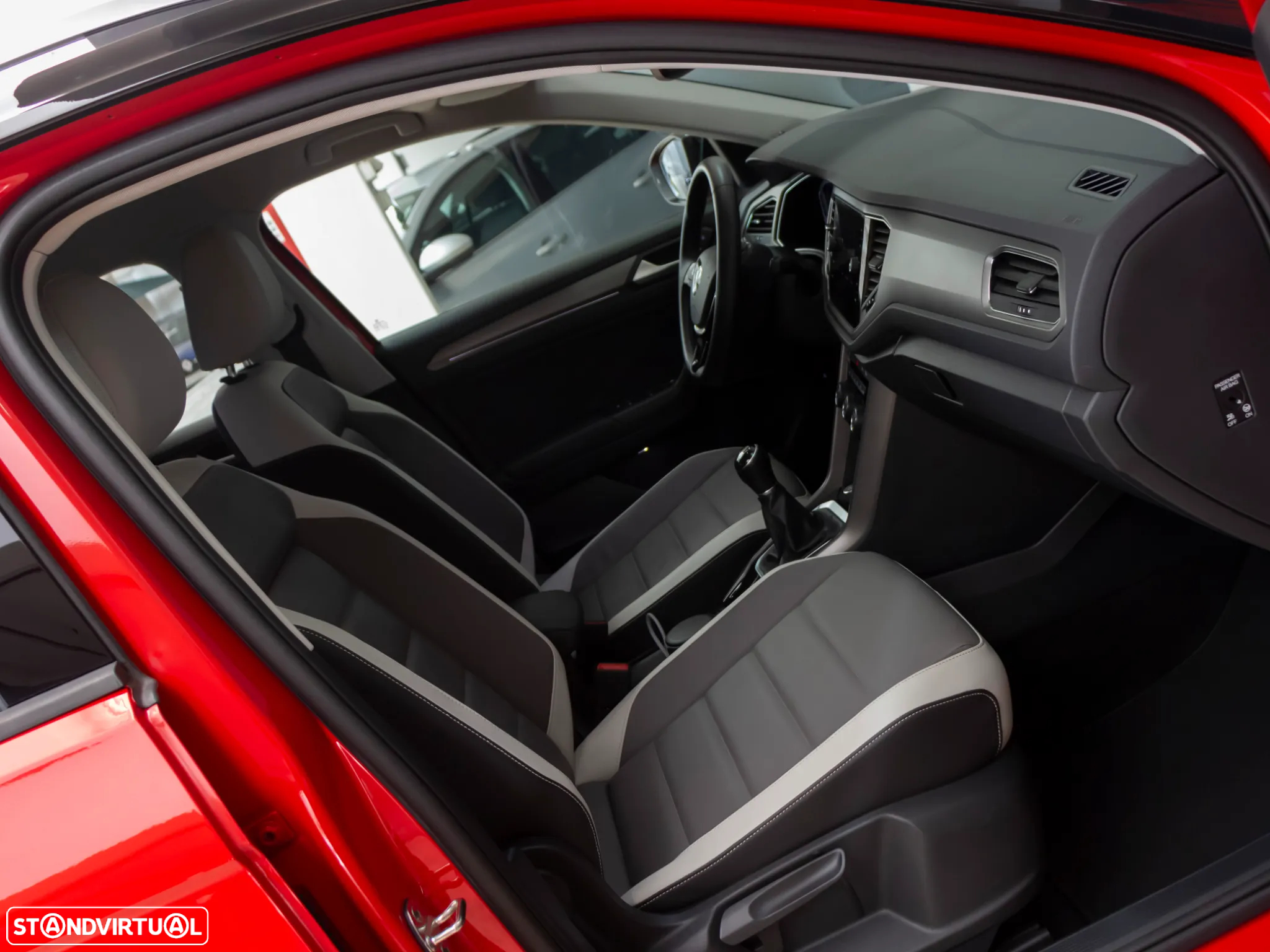 VW T-Roc 1.6 TDI Beats - 13
