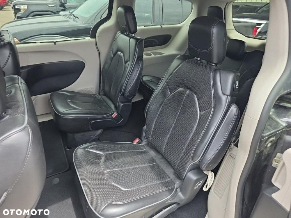 Chrysler Pacifica - 9