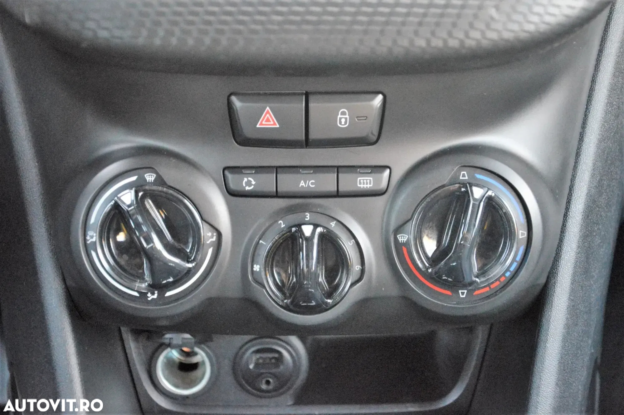 Peugeot 2008 - 32