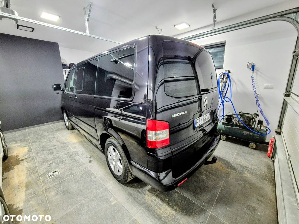Volkswagen Multivan - 19