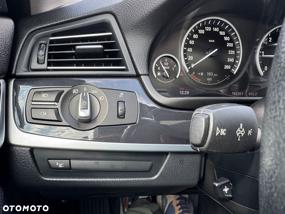 BMW Seria 5 520d Blue Performance - 24
