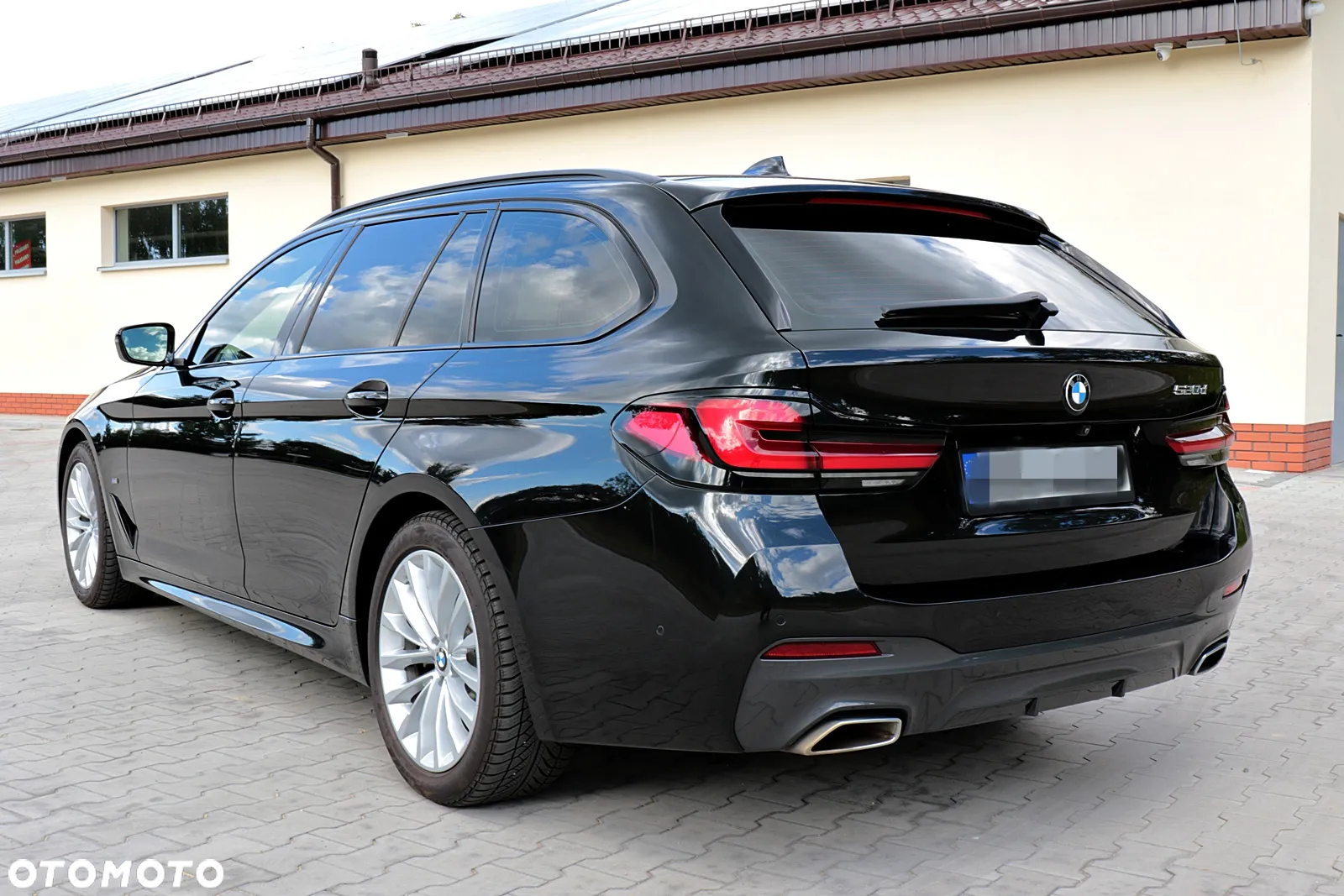 BMW Seria 5 520d Touring M Sport Edition - 10