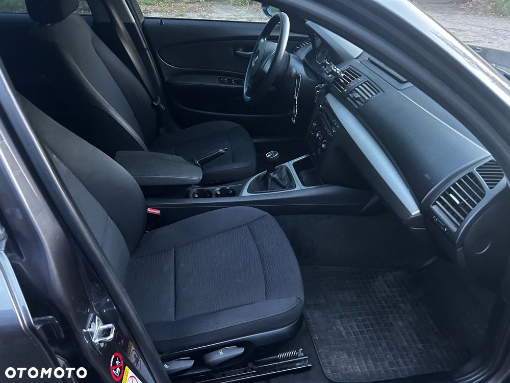 BMW Seria 1 - 15