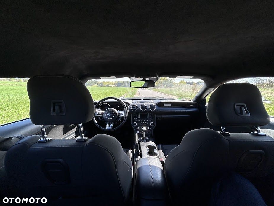 Ford Mustang - 6