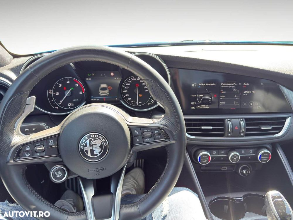 Alfa Romeo Giulia - 5