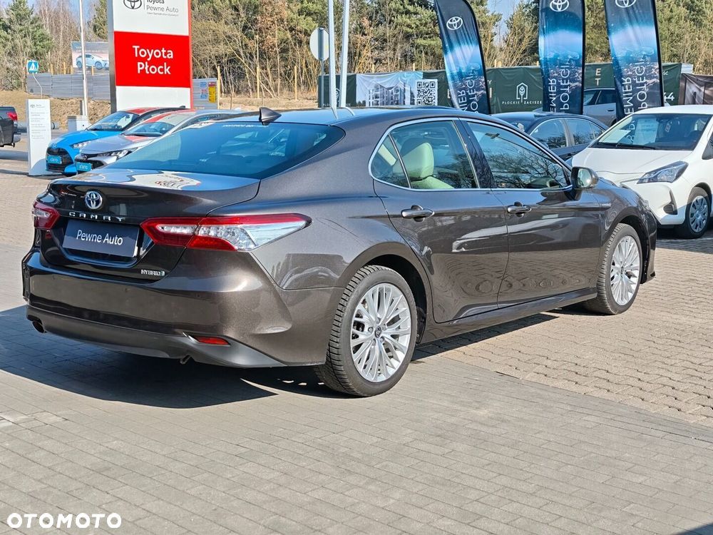 Toyota Camry 2.5 Hybrid Executive CVT - 6