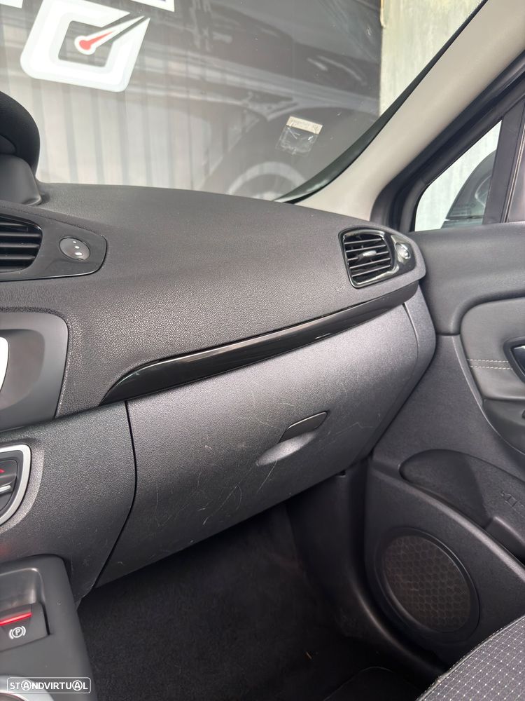 Renault Grand Scénic 1.5 dCi Bose Edition SS - 32