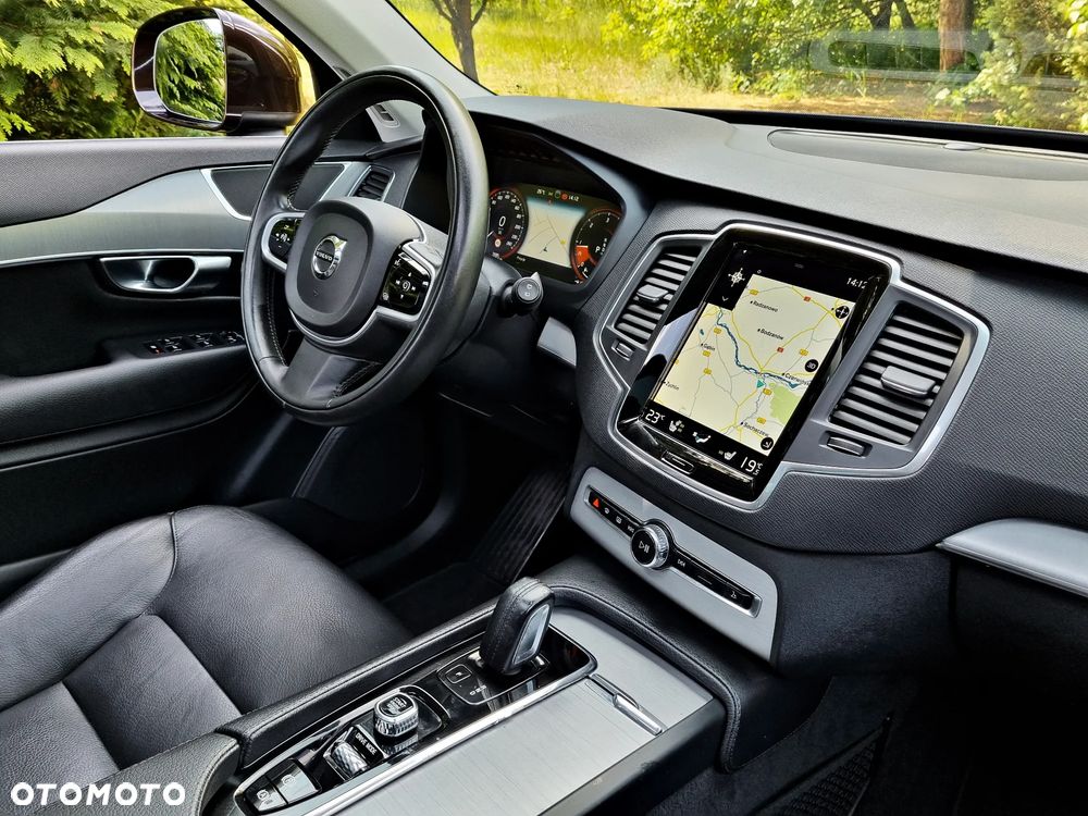 Volvo XC 90 B5 D AWD Geartronic Momentum Pro - 31