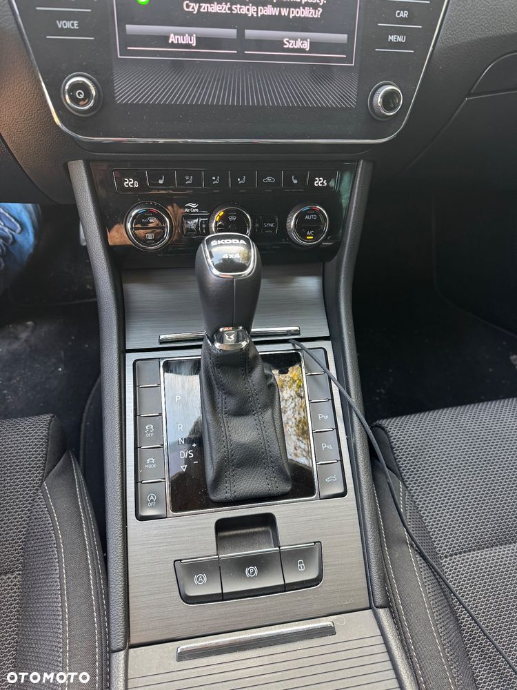 Skoda Superb 2.0 TDI SCR 4x4 Style DSG - 13