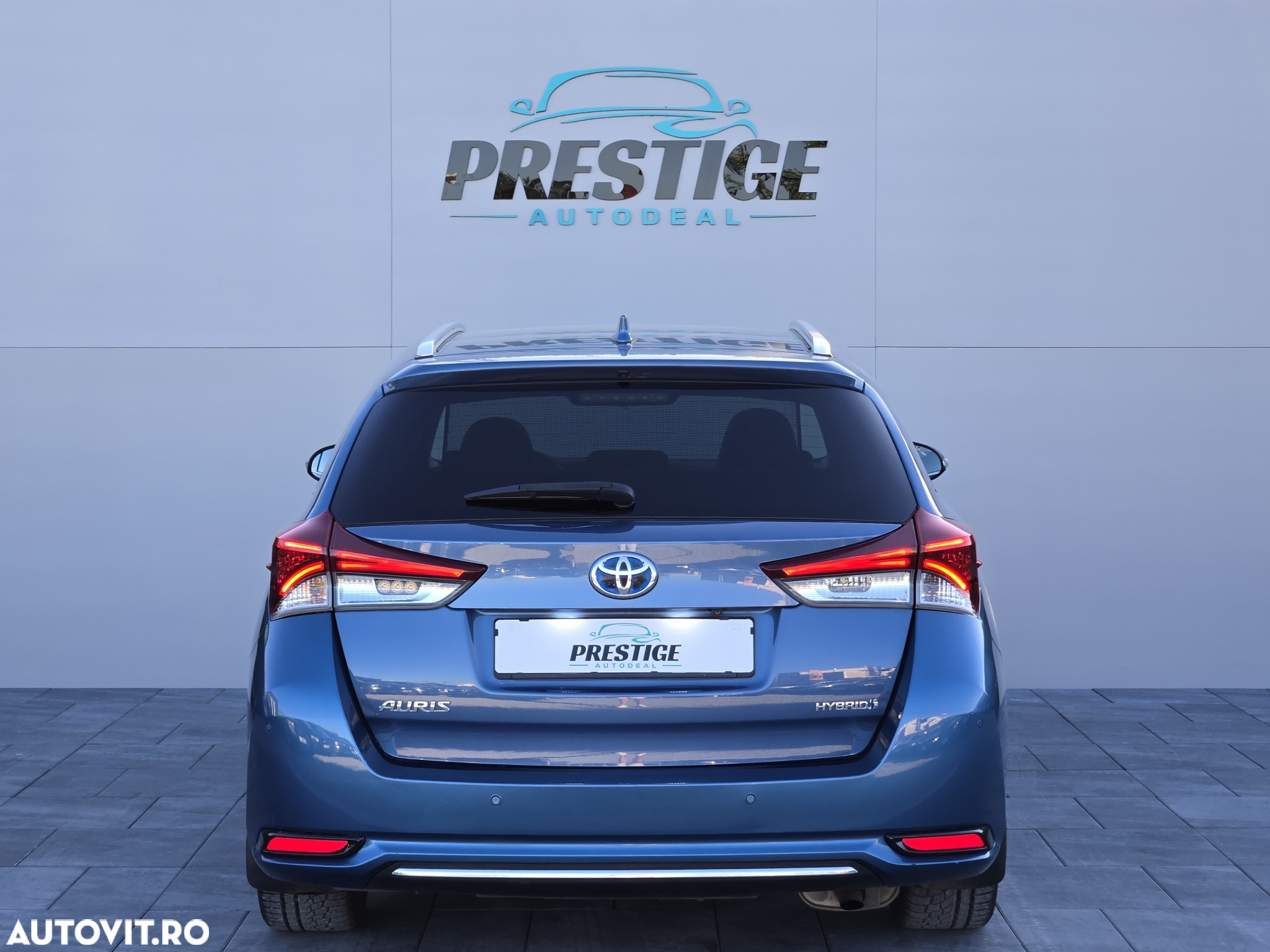 Toyota Auris 1.8 L VVT-i Hybrid Sol + - 31