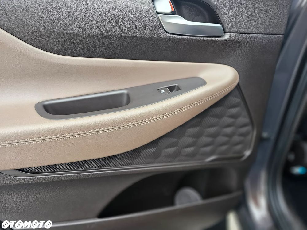 Hyundai Santa Fe 1.6 T-GDI HEV Premium 4WD - 36