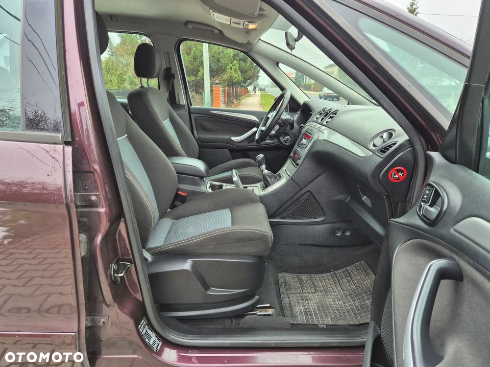 Ford S-Max - 12