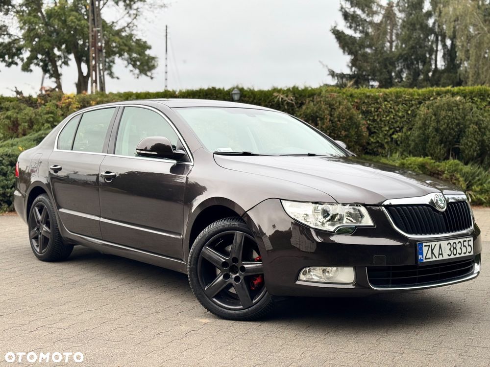 Skoda Superb 2010 photo 2