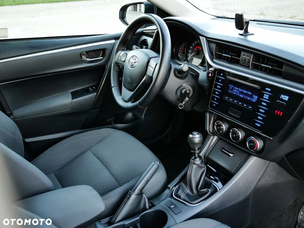 Toyota Corolla - 22